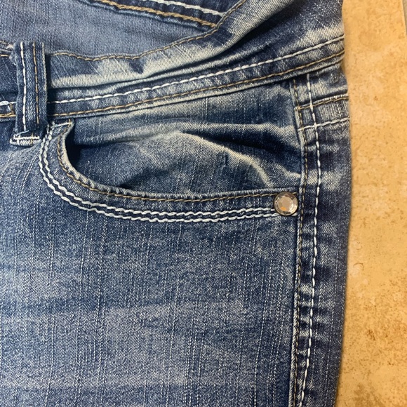 Wallflower Jeans-Medium Wash - Picture 9 of 10